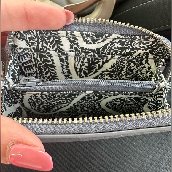 Small Vera Bradley Wristlet - Picture 3 of 3